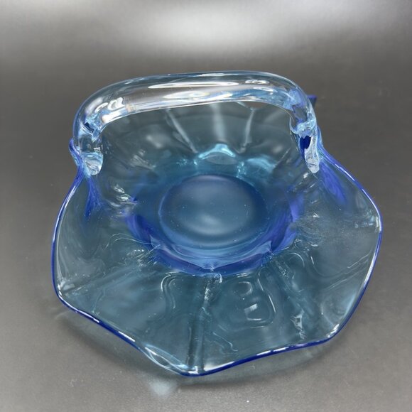 1980s Hand Blown Glass Blue Basket Dish Trinket Holder Clear Handle Folded Sides - Picture 11 of 12